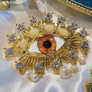 NEW Gothic Devil’s Eye Brooch. Protection Gaze & Lucky Pearl Chain Accessory